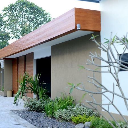 Reddoorz Syariah Plus Near Banyuwangi Airport Exterior foto