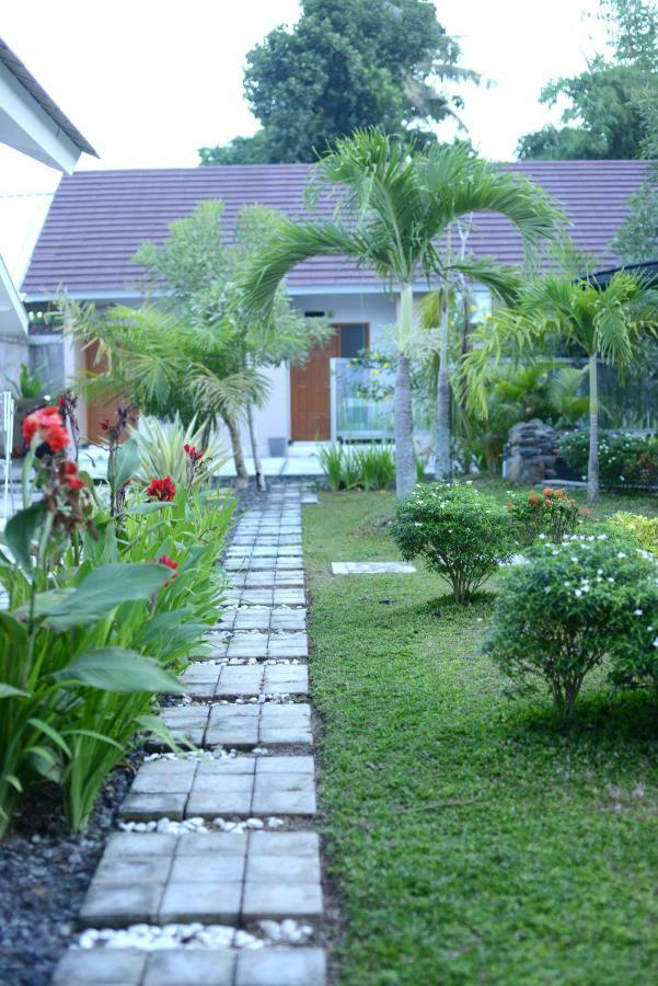 Reddoorz Syariah Plus Near Banyuwangi Airport Exterior foto
